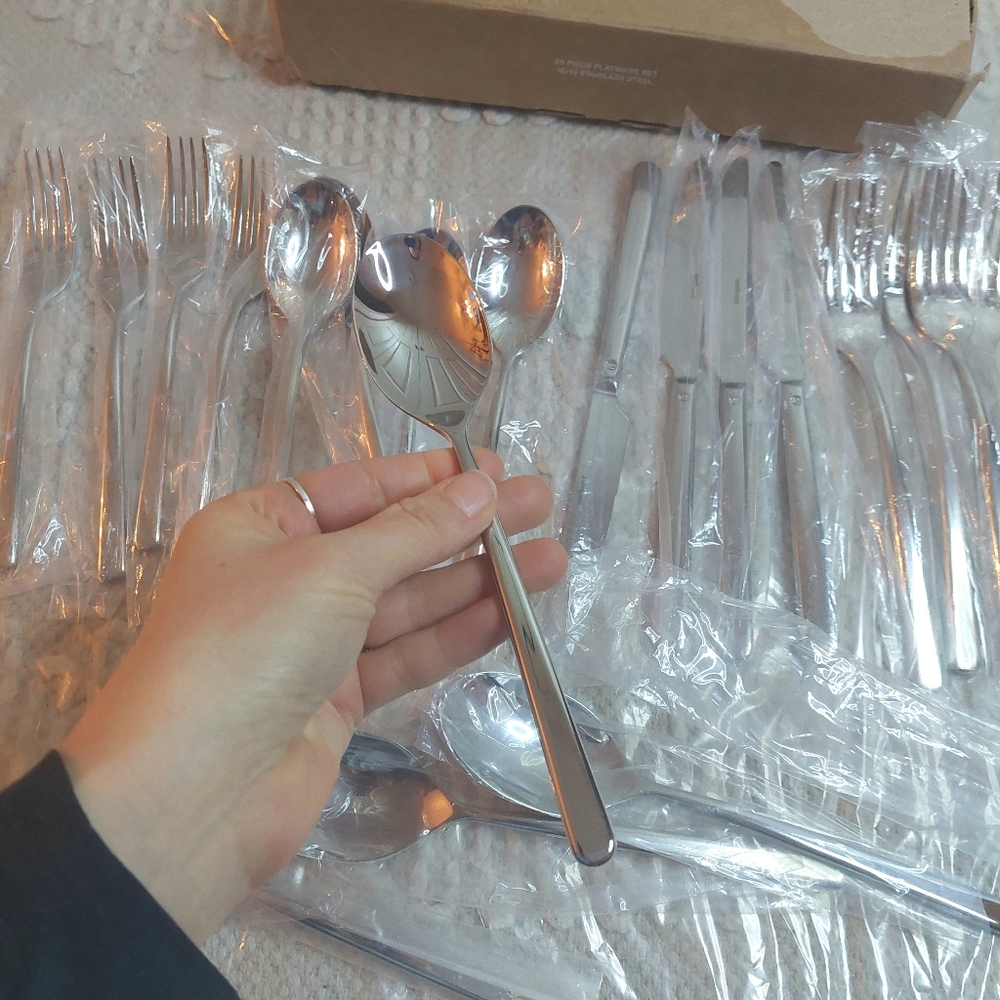 NEW! Quince- Sambonet Gia Minimalist 20 Piece Stainless Steel Flatware Set! (#G) - Picture 11 of 12